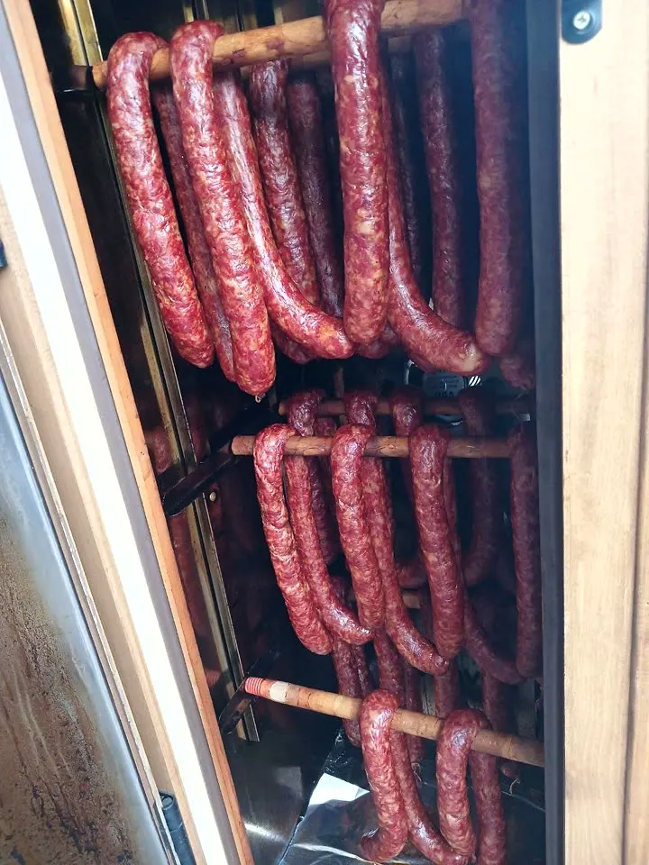 Hausgemachte Würstchen – Heißräuchern, Räucherofen DREVOS Classic